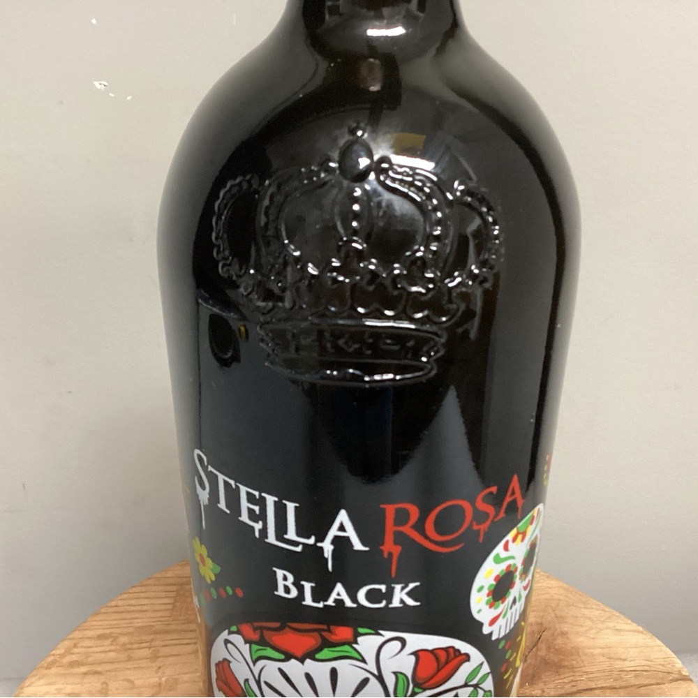 🔴 Stella Rosa Black Limited Edition Bottle - Huge - Heavy - Unique - Empty - Picture 11 of 16